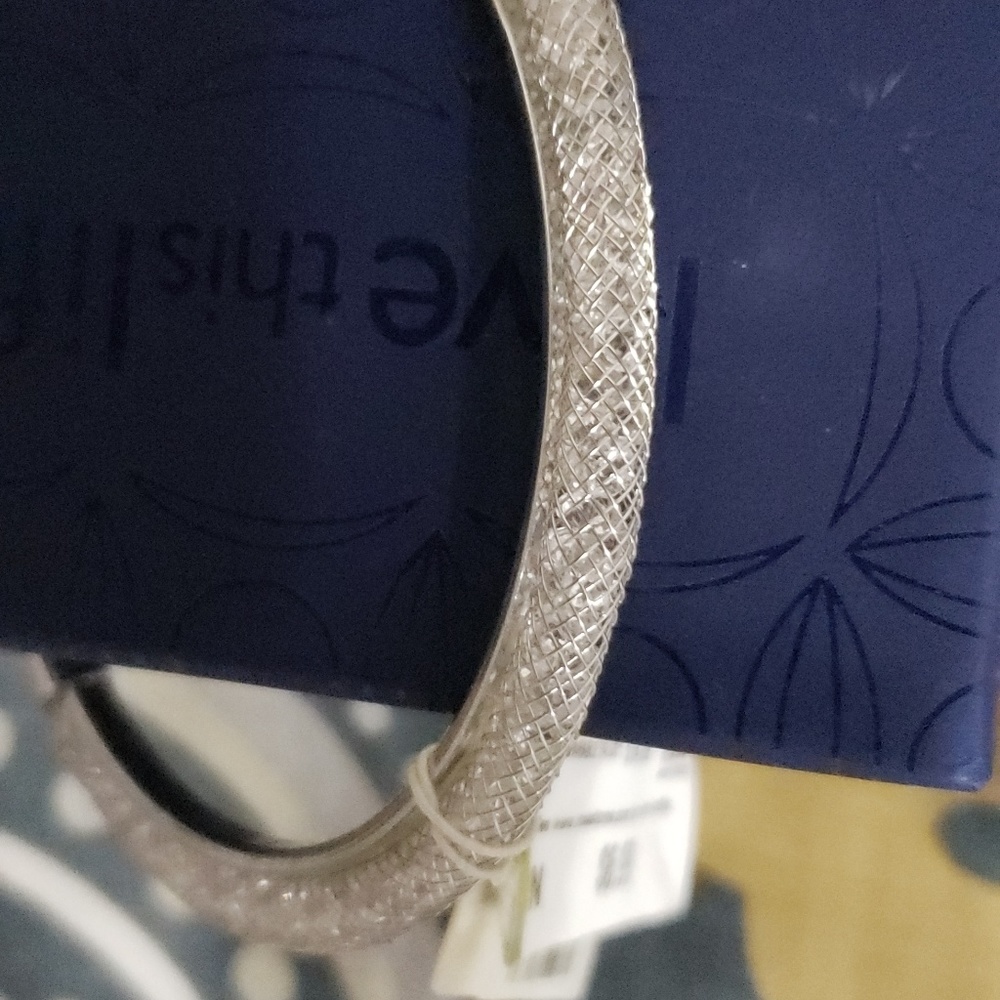 Bangle bracelet